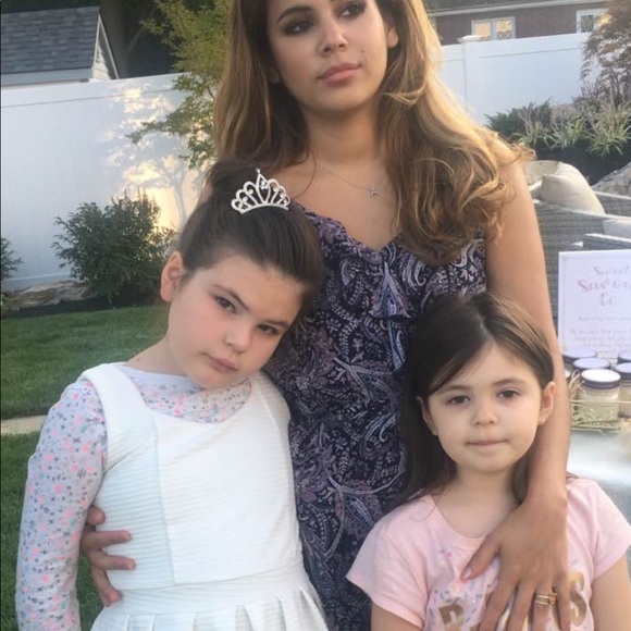 Meet your Posher, Carla - Picture 2 of 3